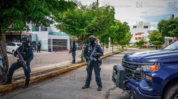Aseguran una casa de seguridad; Confirma SSPE un policía fallecido y un agresor herido detenido tras enfrentamiento en La Conquista, Culiacán, Sinaloa