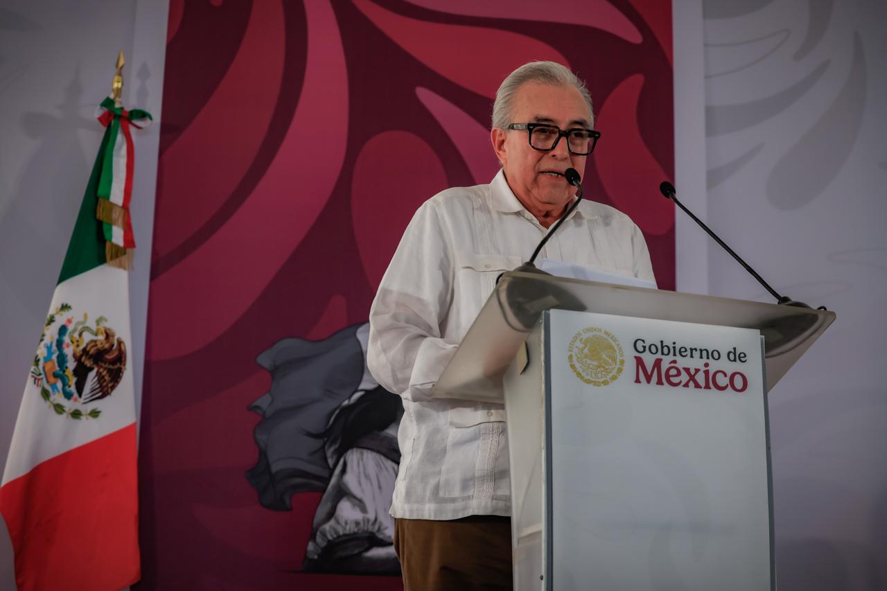 Gobernador Rocha en evento de Sheinbaum en Mazatlán, Sinaloa