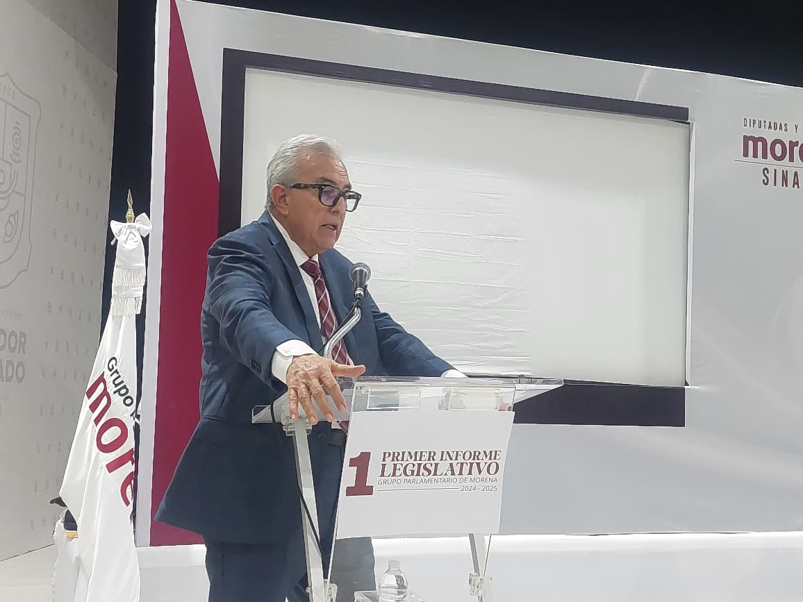 Gobernador Rubén Rocha asiste a informe de diputados de Morena
