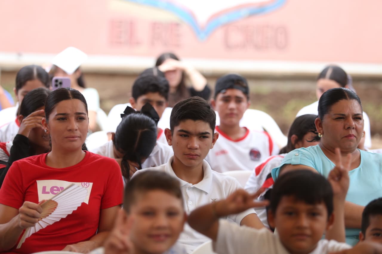 Gobierno de Mazatlán lleva a El Recreo y Camacho el programa Unidos Somos + Útiles