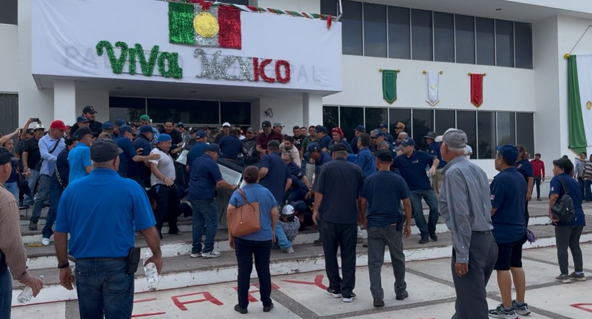 Guerreros Azules en el Ayuntamiento de Angostura