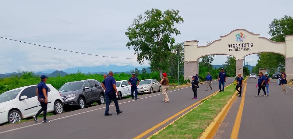 Guerreros Unidos bloquean la entra