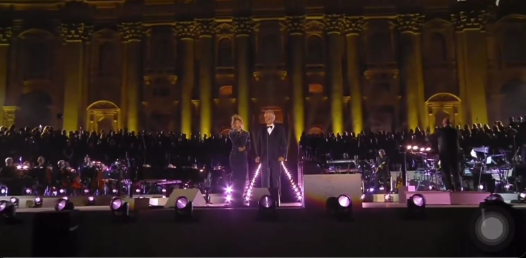 Karol G canta en el Vaticano junto a Andrea Bocelli en festival por la fraternidad humana