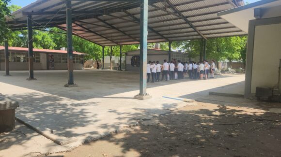 Maestros y alumnos a las aulas; en Guasave llaman a no hacer puente