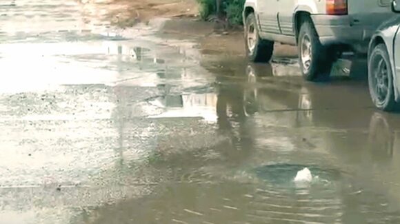 Lluvias colapsan drenaje y afectan suministro de agua en Mazatlán, Sinaloa