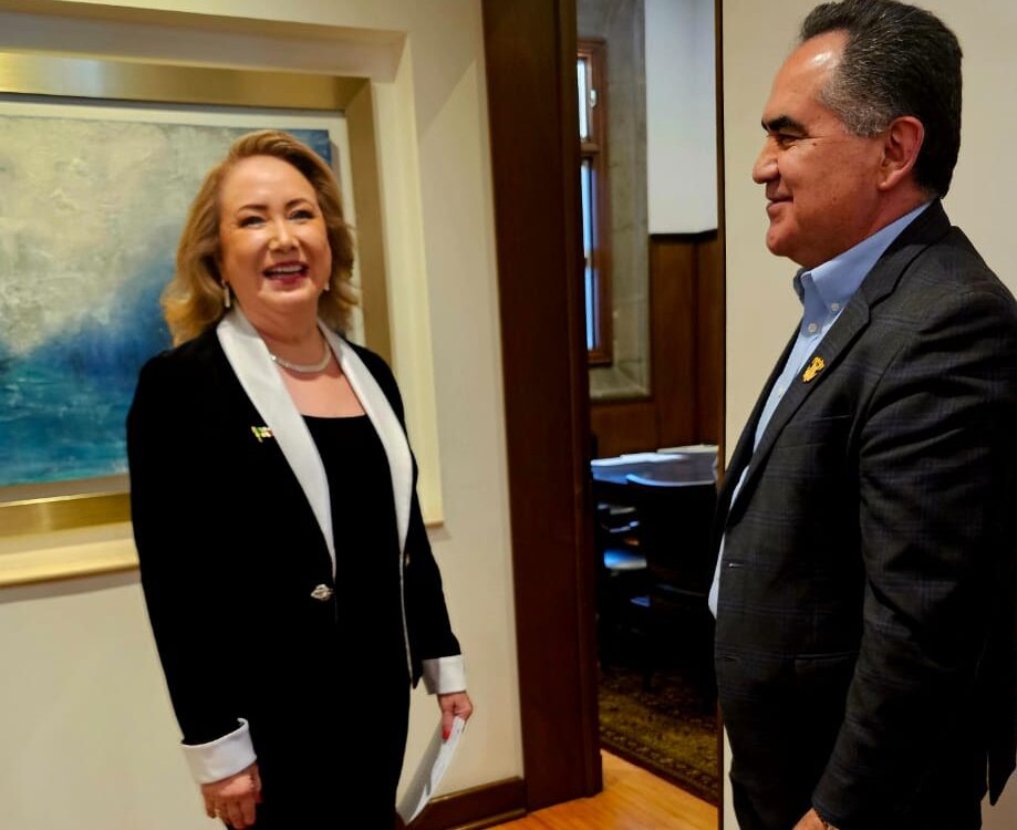 Madueña se reúne con ministra de la Suprema Corte de Justicia, busca fortalecer carrera de derecho