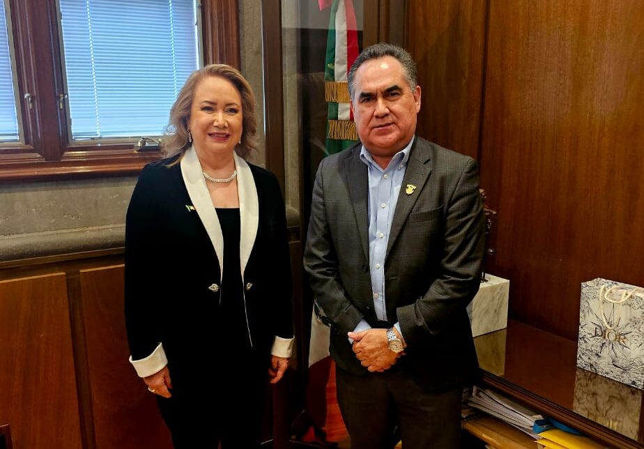 Madueña se reúne con ministra de la Suprema Corte de Justicia, busca fortalecer carrera de derecho
