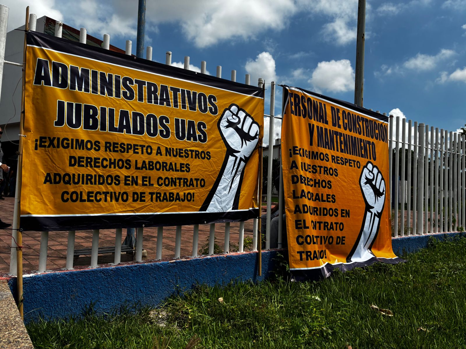 Manifestación trabajadores de la UAS en Mazatlán