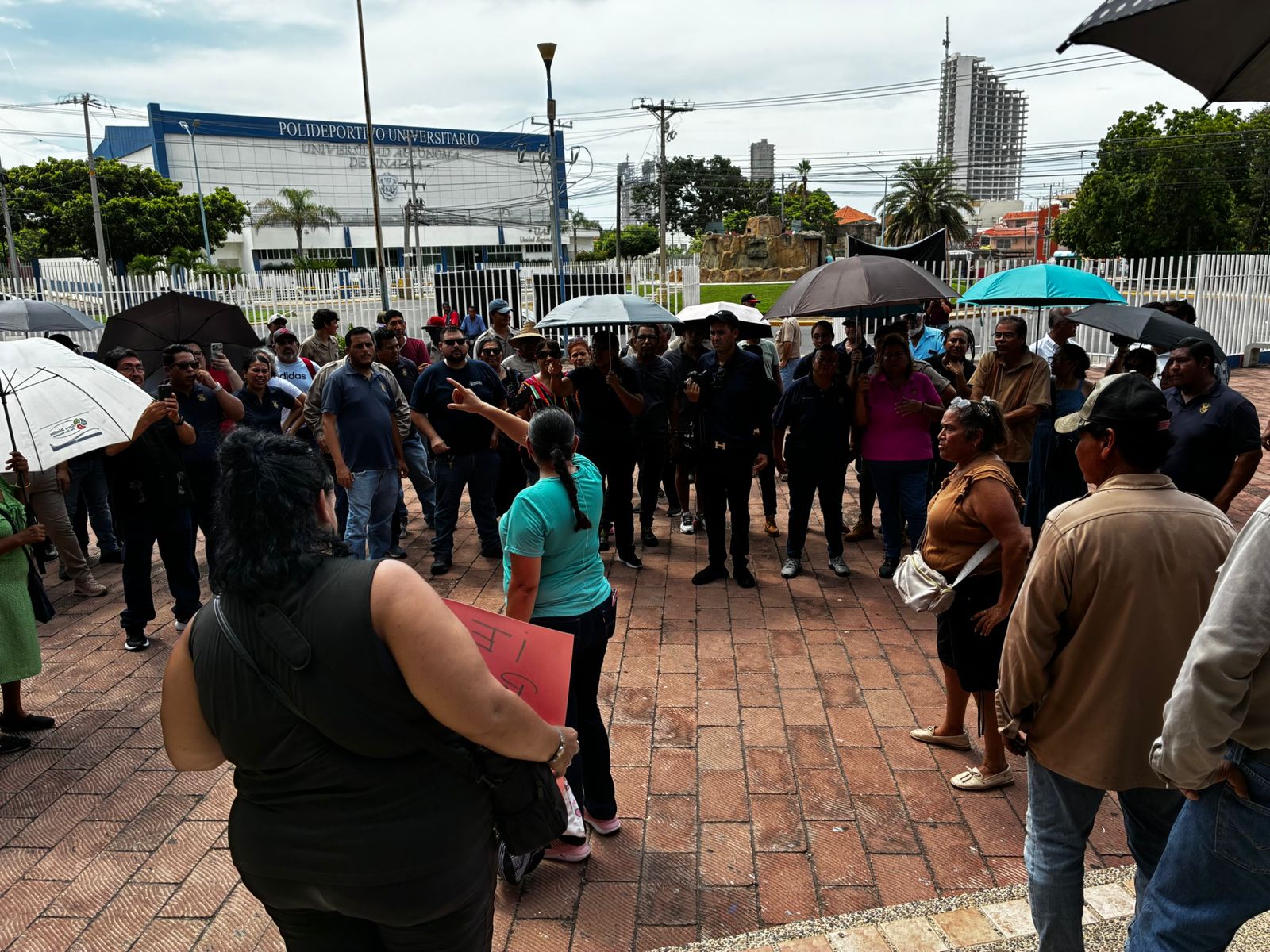 Manifestación trabajadores de la UAS en Mazatlán