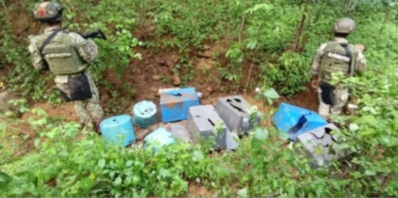 Militares destruyen 2 áreas de concentración de materiales químicos en Cosalá