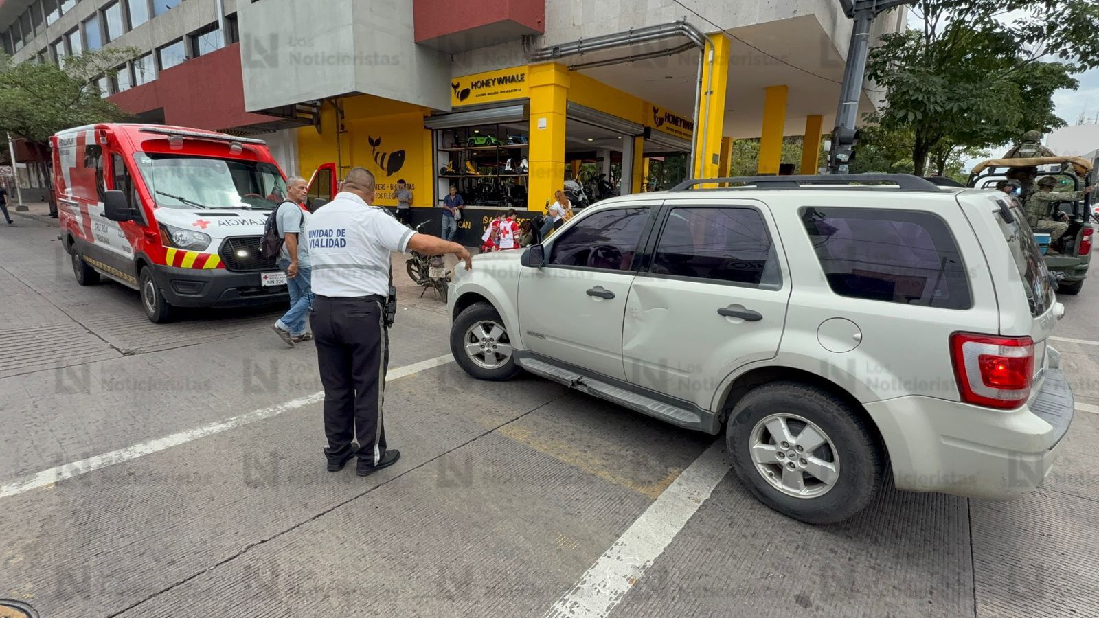 Pareja es atropelllada en el centro de Culiacán, Sinaloa