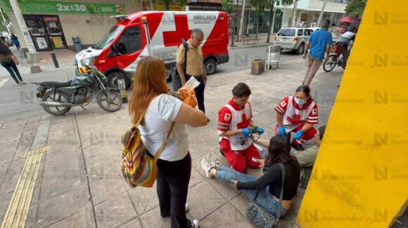 Pareja resulta lesionada tras choque en el Centro de Culiacán, Sinaloa