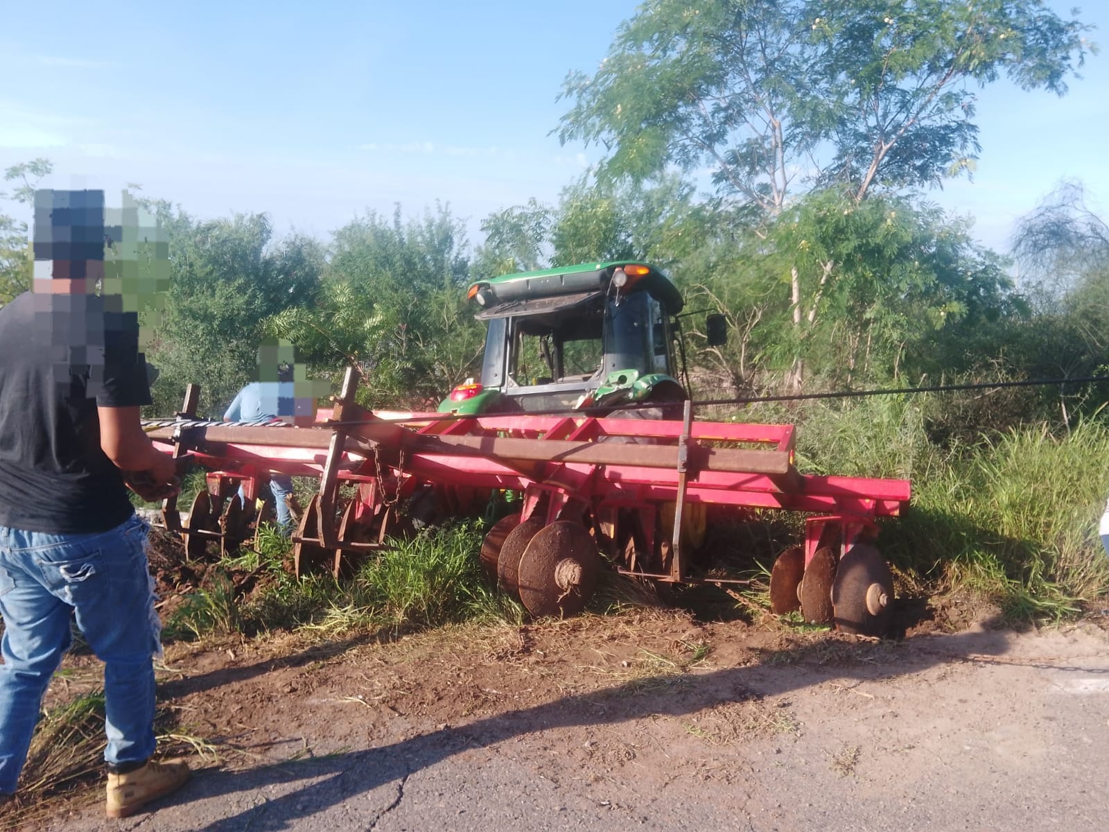 Pareja resulta lesionada en Guasave