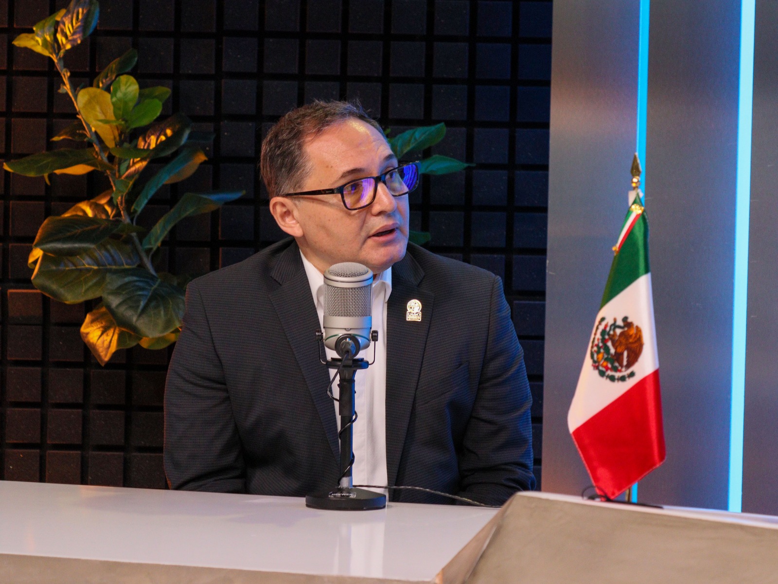 Pedro Flores, rector de la UAdeO