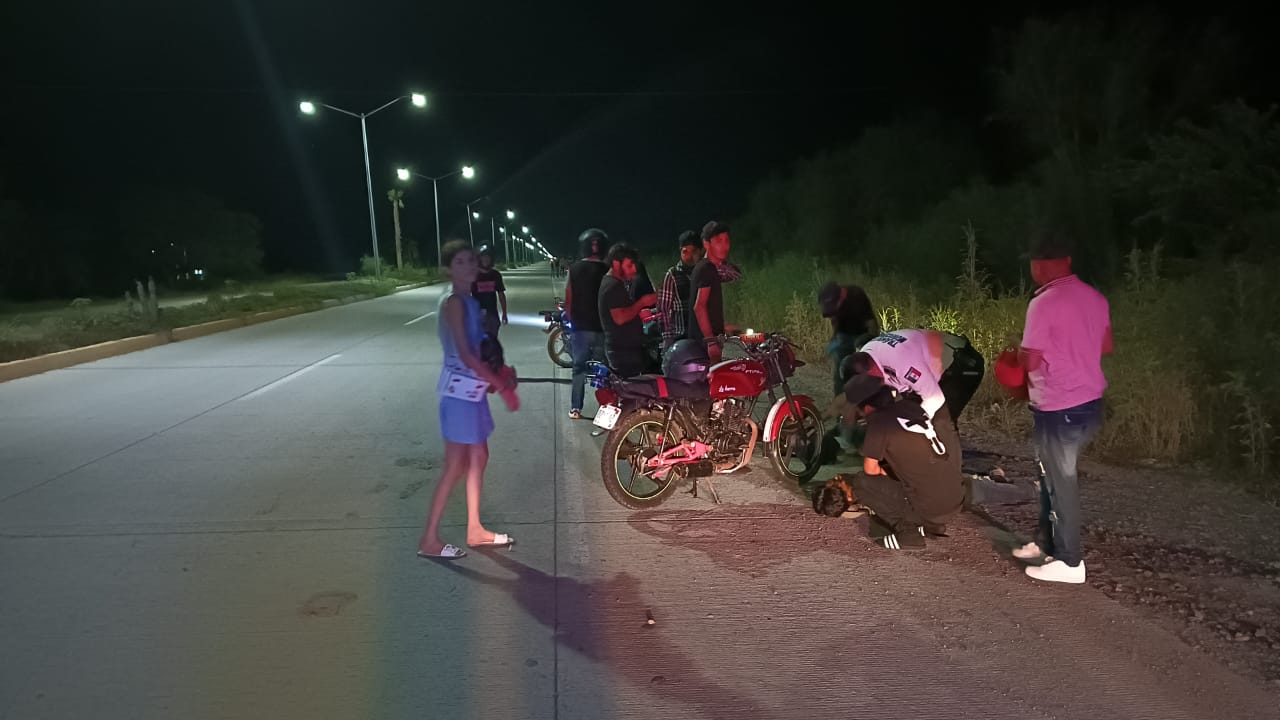 Se accidentan dos jóvenes en la Mochis. Topolobampo