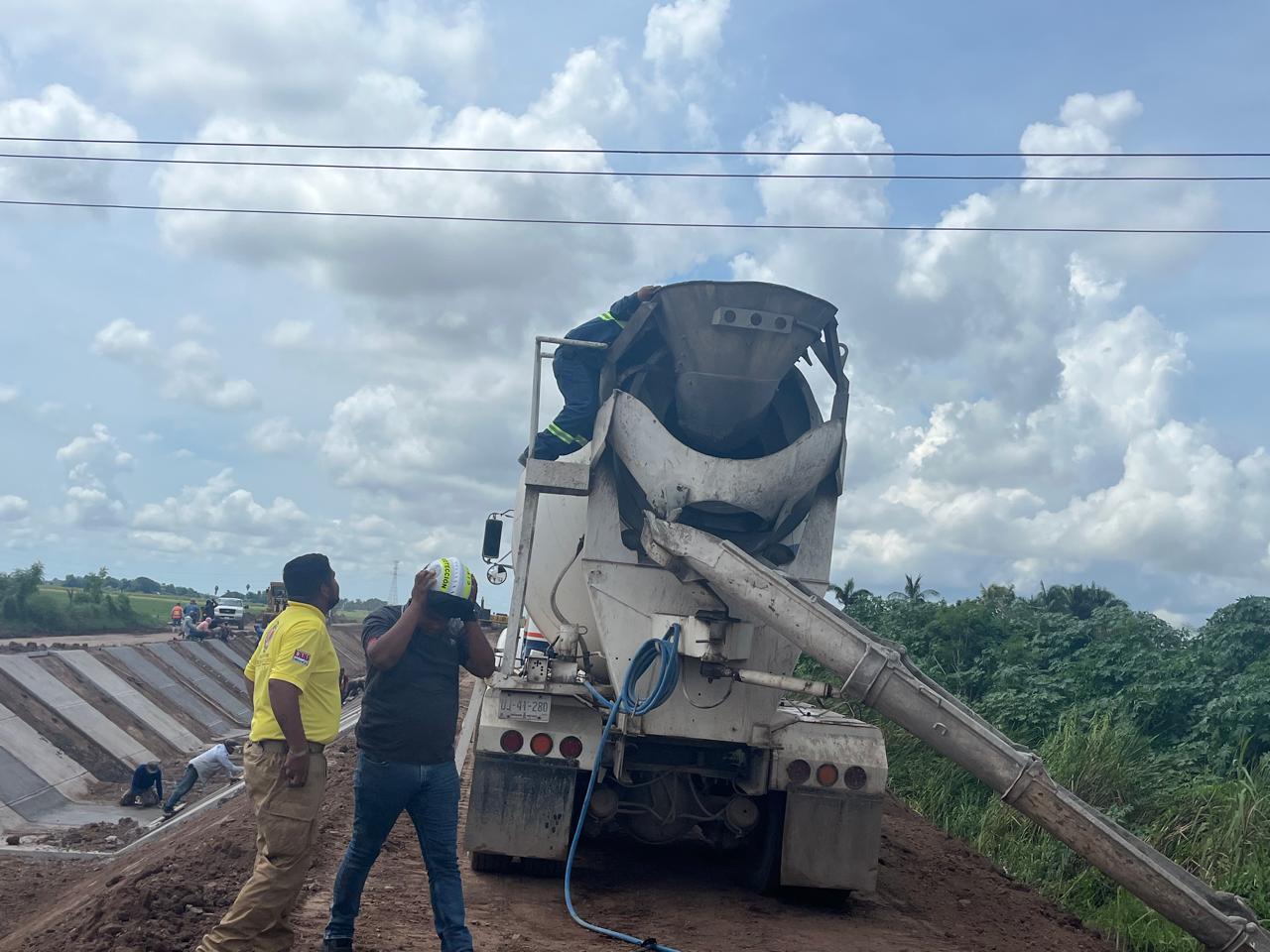 Se electrocuta trabajador de concretera en Guasave, Sinaloa