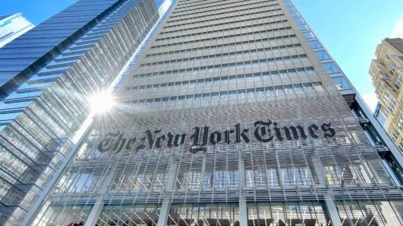 Juez desestima demanda millonaria de Trump contra The New York Times y Penguin Random House: “No es un megáfono político”