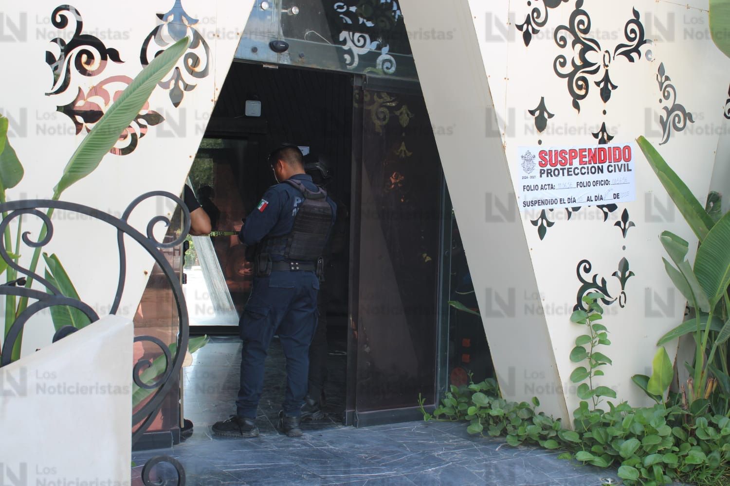 Trabajador pierde la vida tras caer de un andamio en un club de playa en Mazatlán