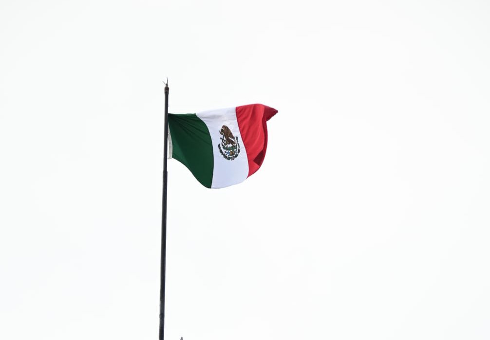 UAS da el Grito de Independencia promoviendo la paz bandera