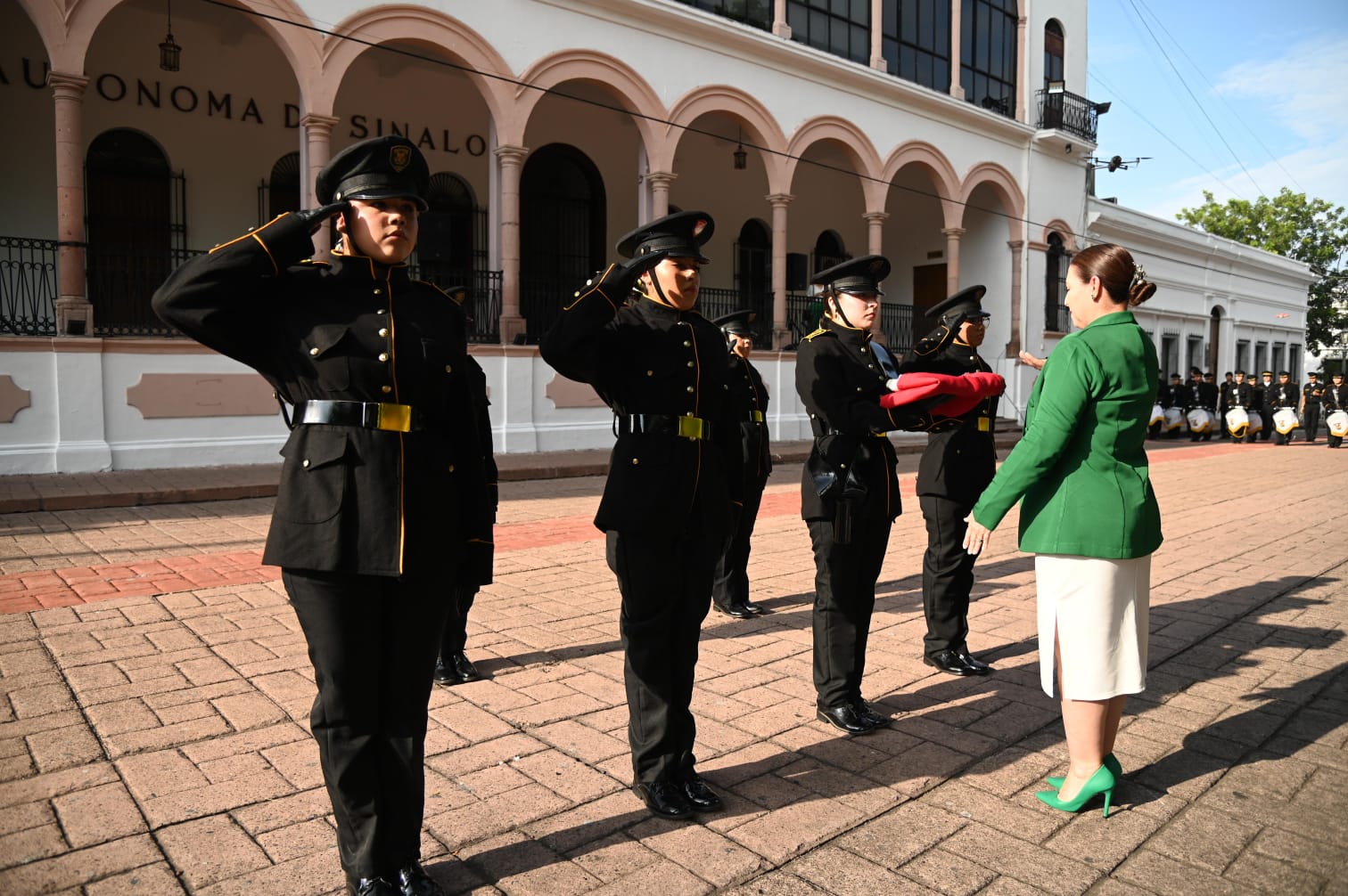 UAS da el Grito de Independencia promoviendo la paz escolta