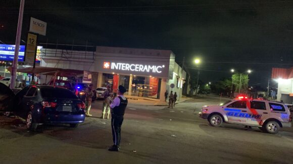 Seis lesionados deja choque entre patrulla de militares y un vehículo particular en la colonia Margarita de Culiacán, Sinaloa
