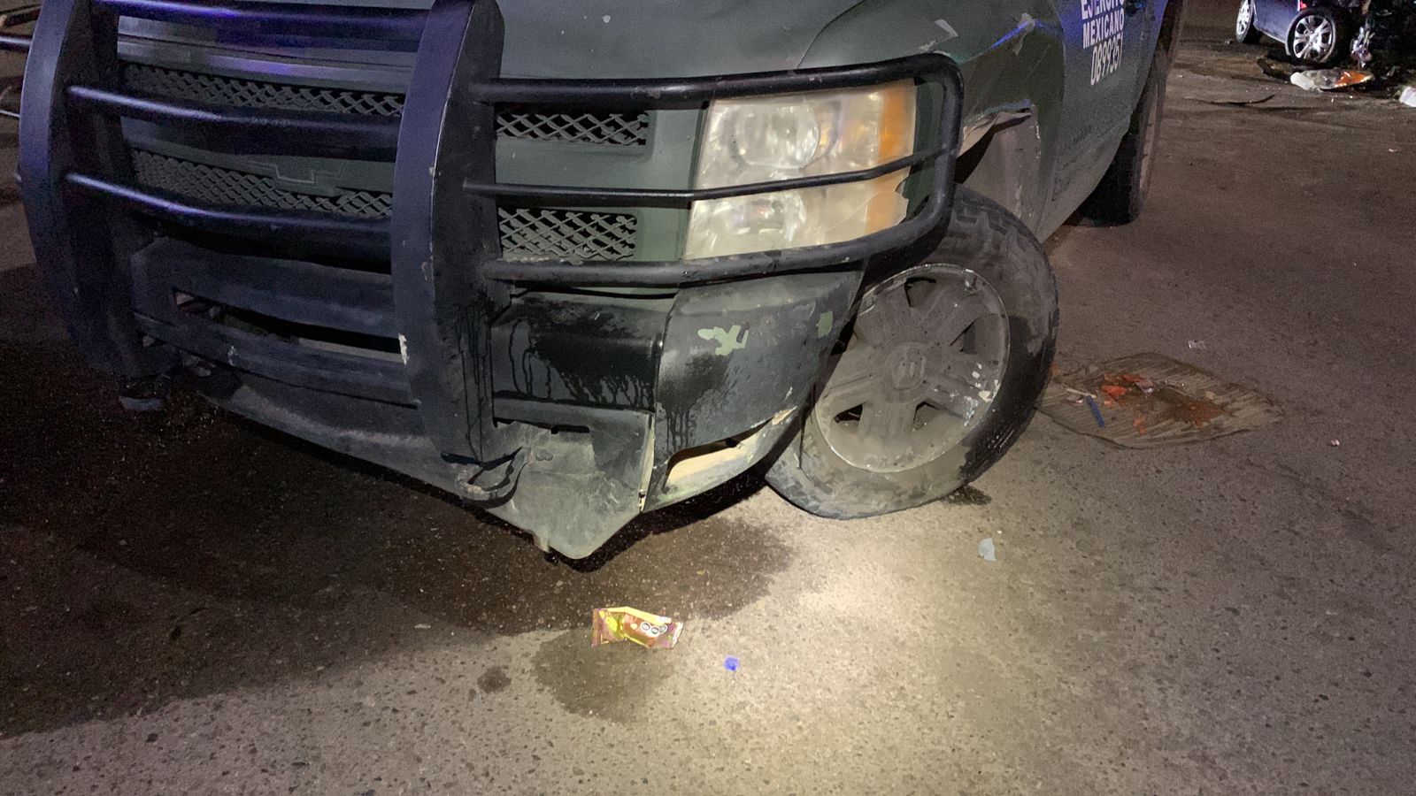 Camioneta del ejercito chocada