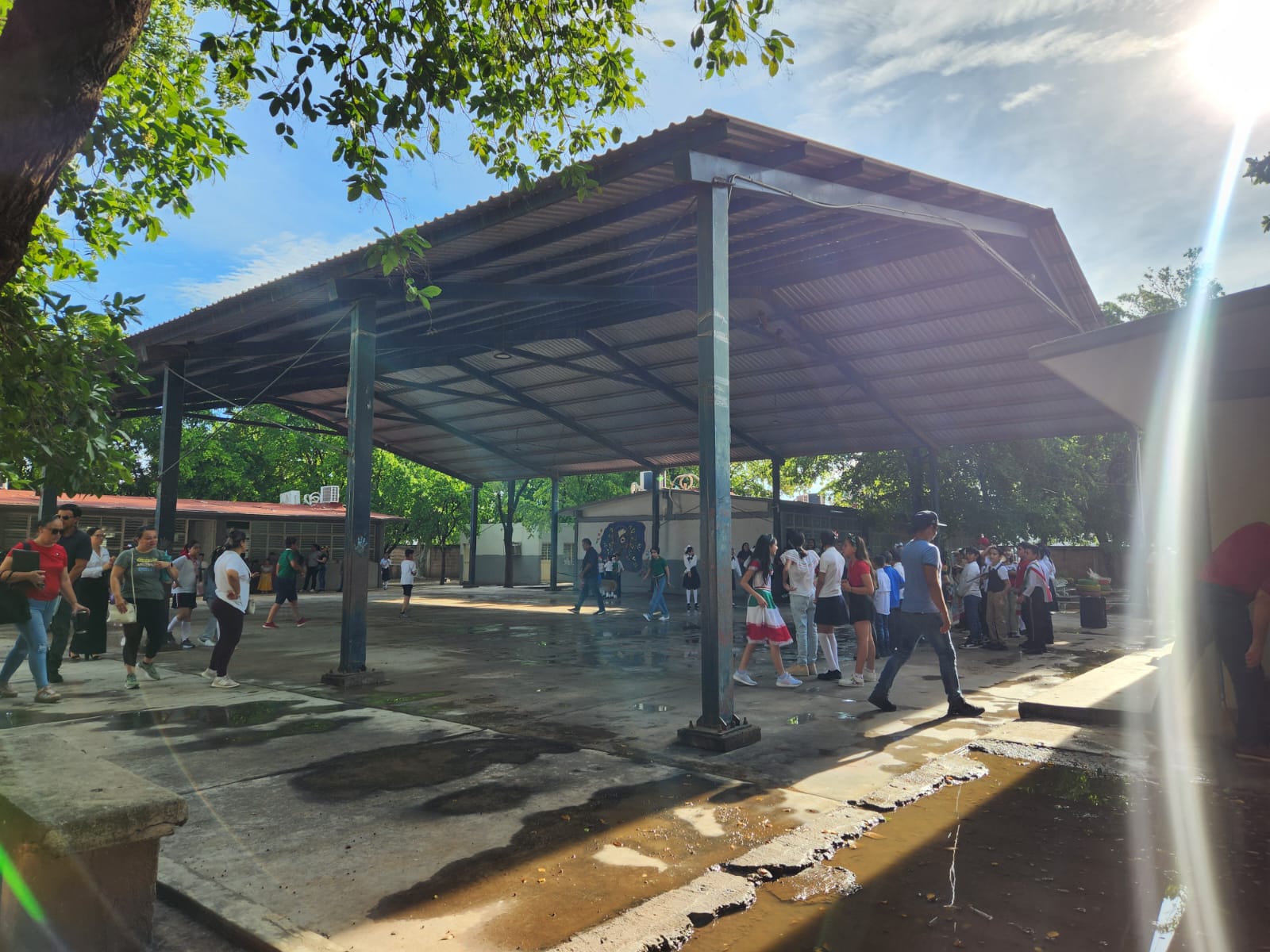 adelita y charros acuden a clases este lunes quince de septiembre guasave