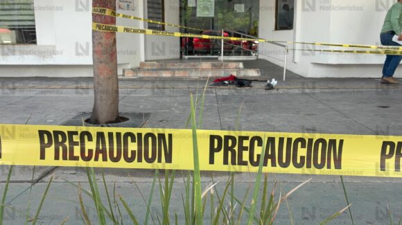 Apuñalan a un hombre a las afueras de la FGE en la ciudad de Los Mochis, Sinaloa