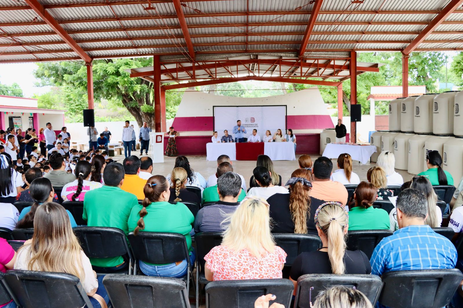 Alcalde de Badiraguato entrega subestación eléctrica a primarias