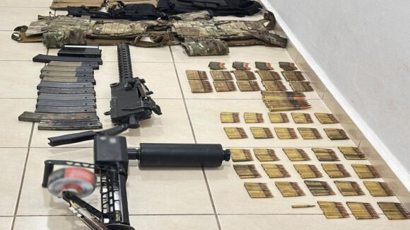 ¡Había un lanzallamas! Aseguran armas, ponchallantas y destruyen un campamento en Badiraguato, Sinaloa