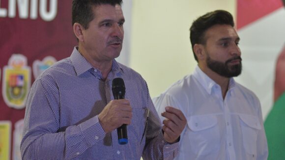Armando Camacho Aguilar llama al trabajo en equipo al asumir la titularidad del ISDE