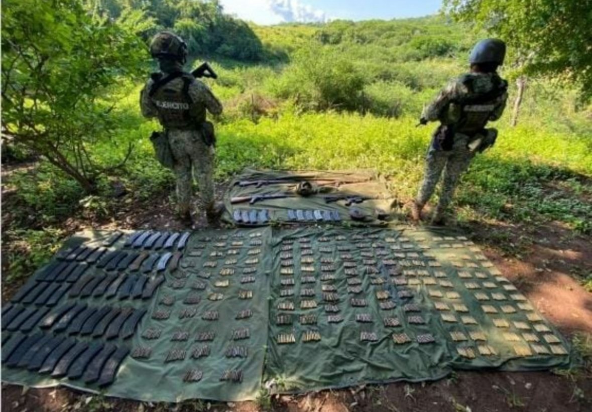 Personal del Ejercito Mexicano presenta aseguramiento campamento clandestino en Elota, Sinaloa