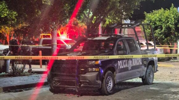 Atacan con artefactos explosivos una patrulla en el fraccionamiento Los Sauces, en Mazatlán
