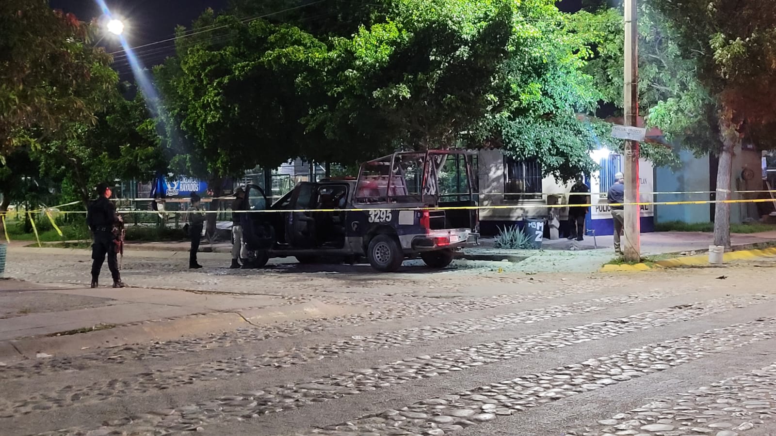 Arrojan explosivos a una patrulla en Los Sauces, Mazatlán