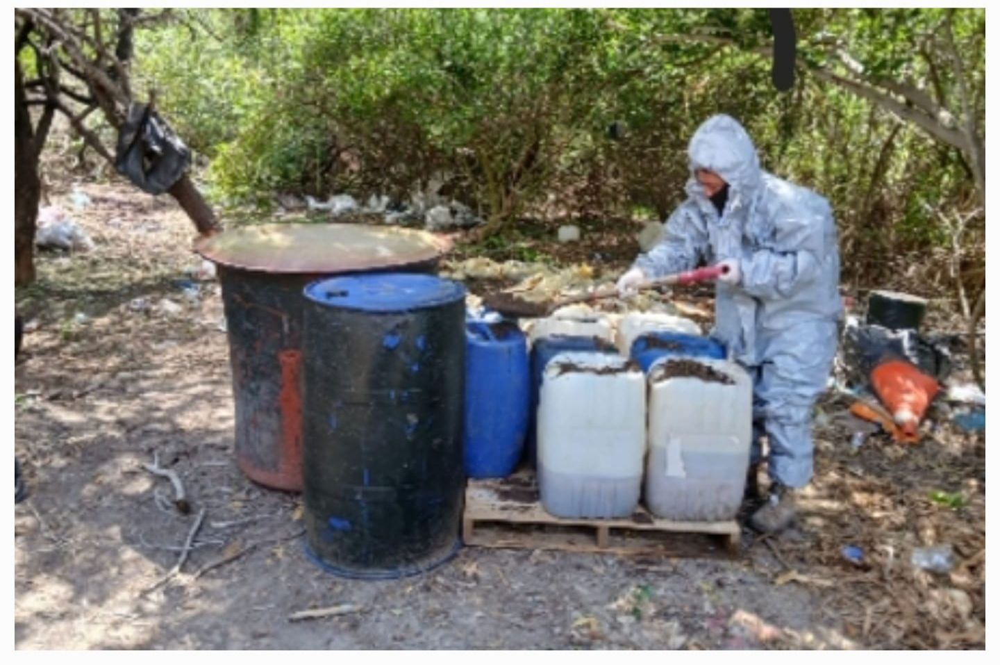 Aseguran áreas de almacenamiento de precursores químicos en Culiacán, Elota y Cosalá, en Sinaloa