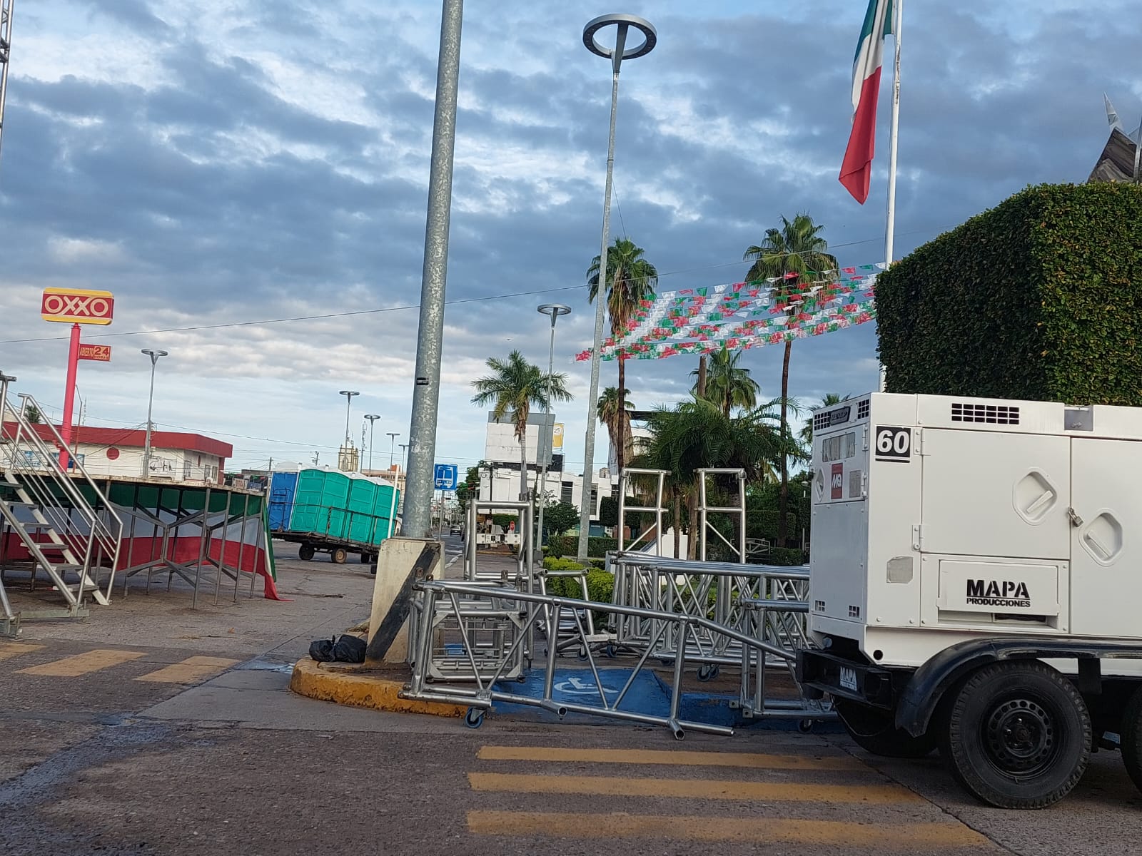 Chocan templete del Grito de Independencia en Guamúchil
