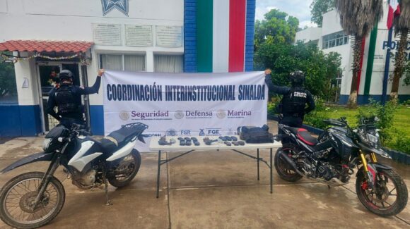 Operativos en Sinaloa: Aseguran dos AK-47 y motos robadas en Navolato; destruyen laboratorios en Culiacán, Elota y Cosalá
