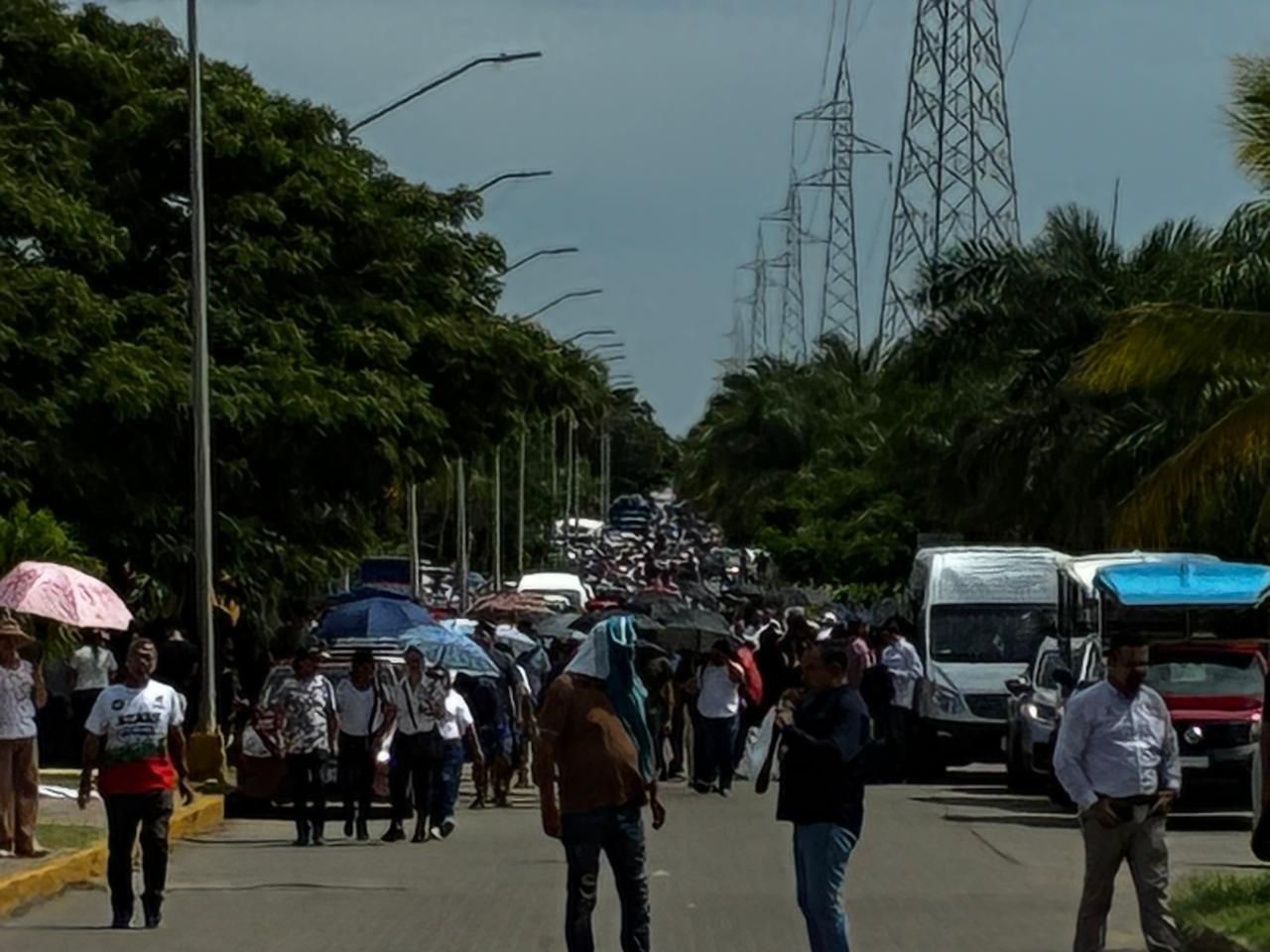 asistentes a la llegada de claudia sheinbaum a mazatlan sin