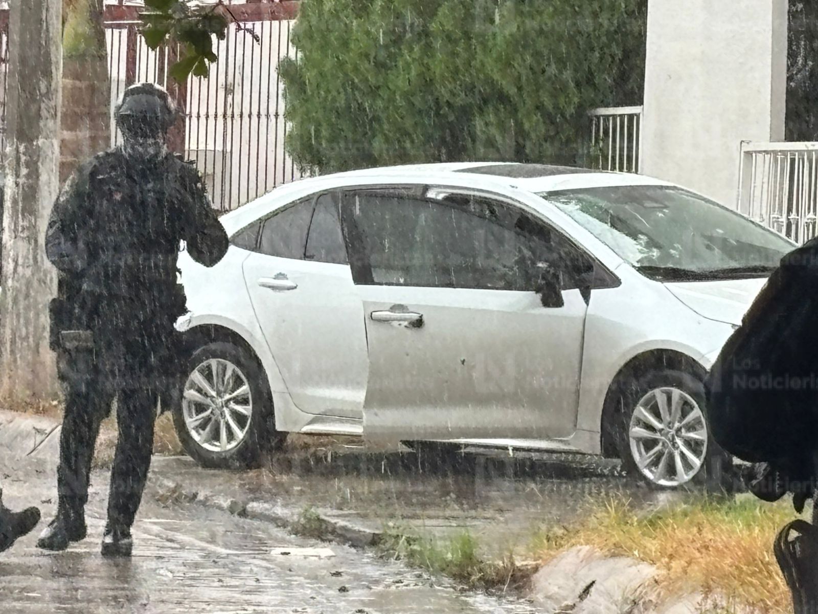 Carro donde viajaba pareja atacada a balazos en Culiacán