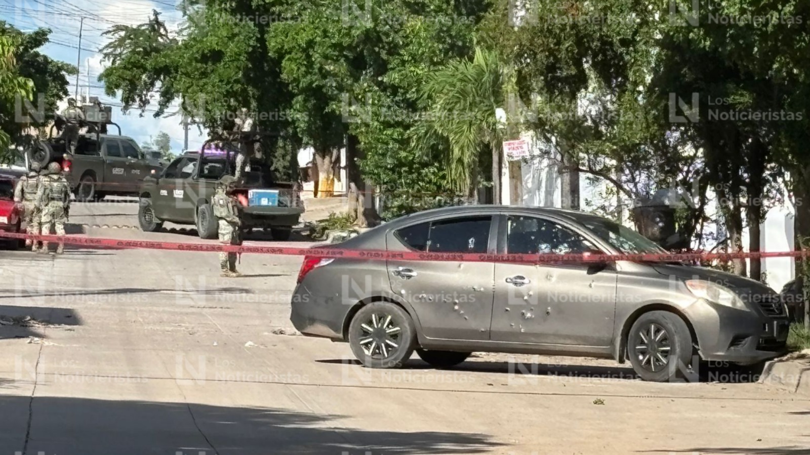 Versa atacado a balazos en Culiacán