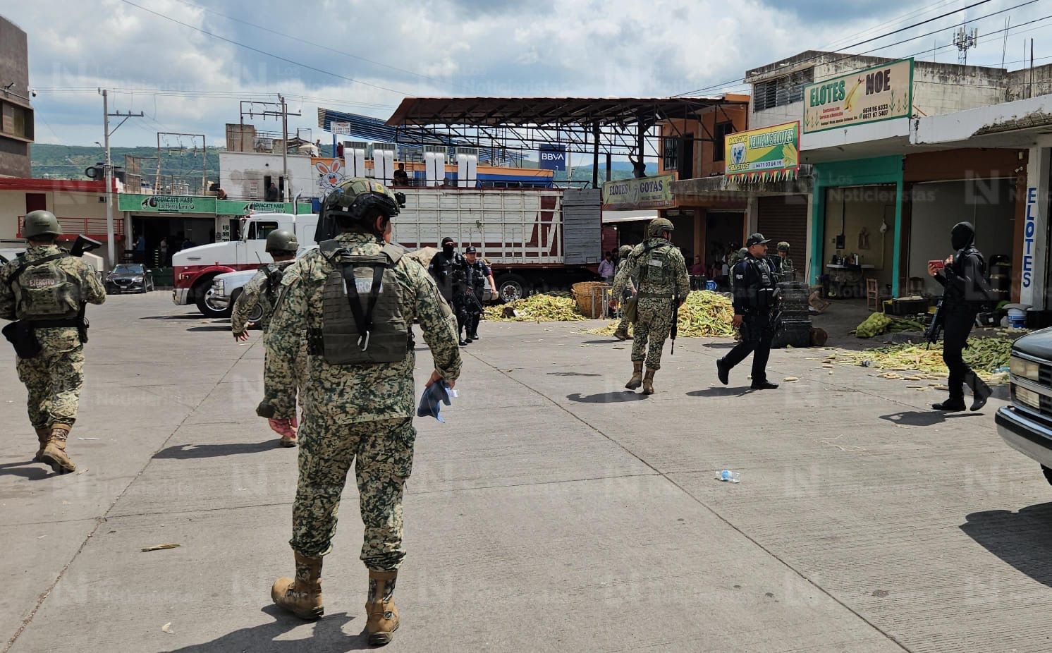 Militares en Mercado de Abastos donde se registró un ataque a balazos