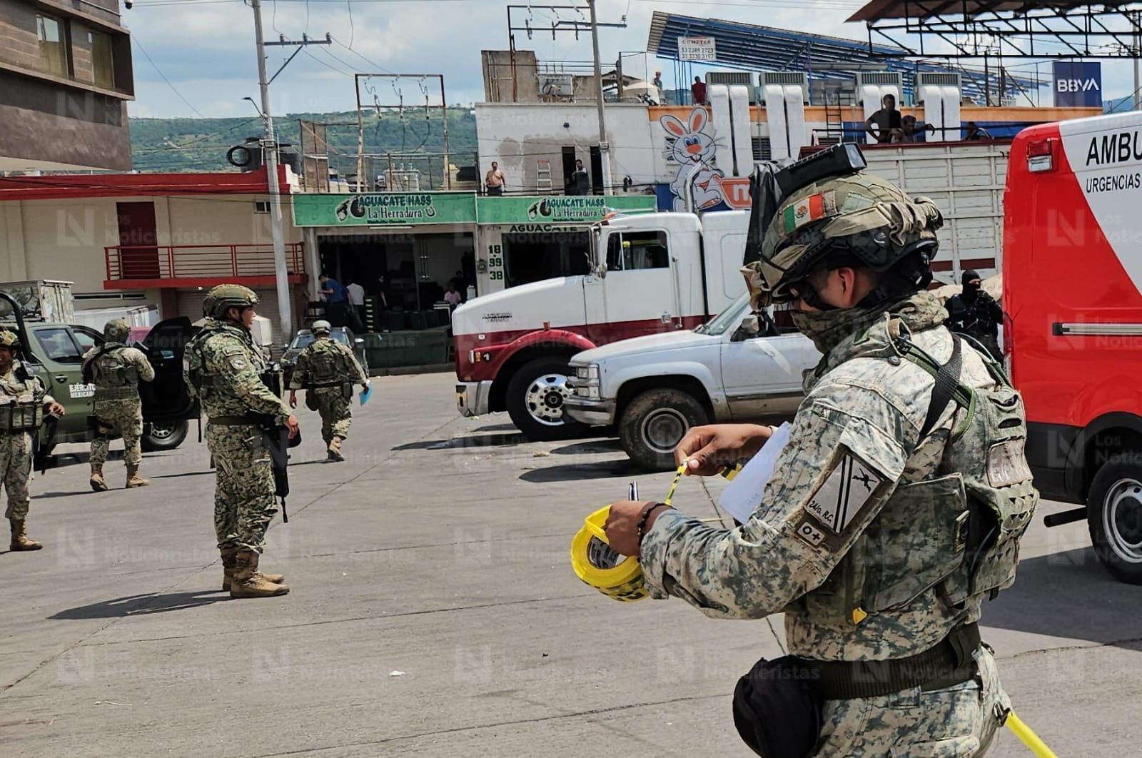 Militares en Mercado de Abastos donde se registró un ataque a balazos
