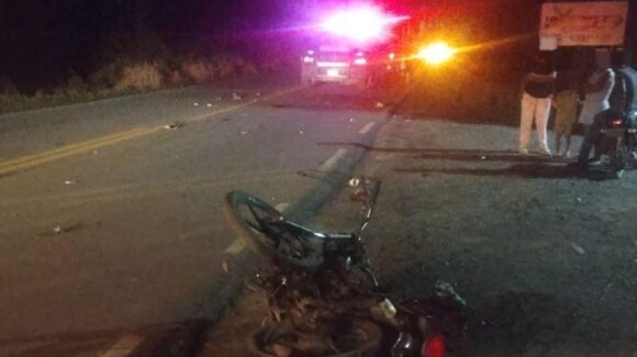 Mirella y José fueron embestidos por una camioneta en Guasave, mientras viajaban en moto