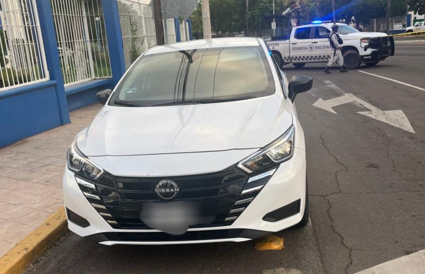 Nissan Versa asegurado en CU, en Culiacán