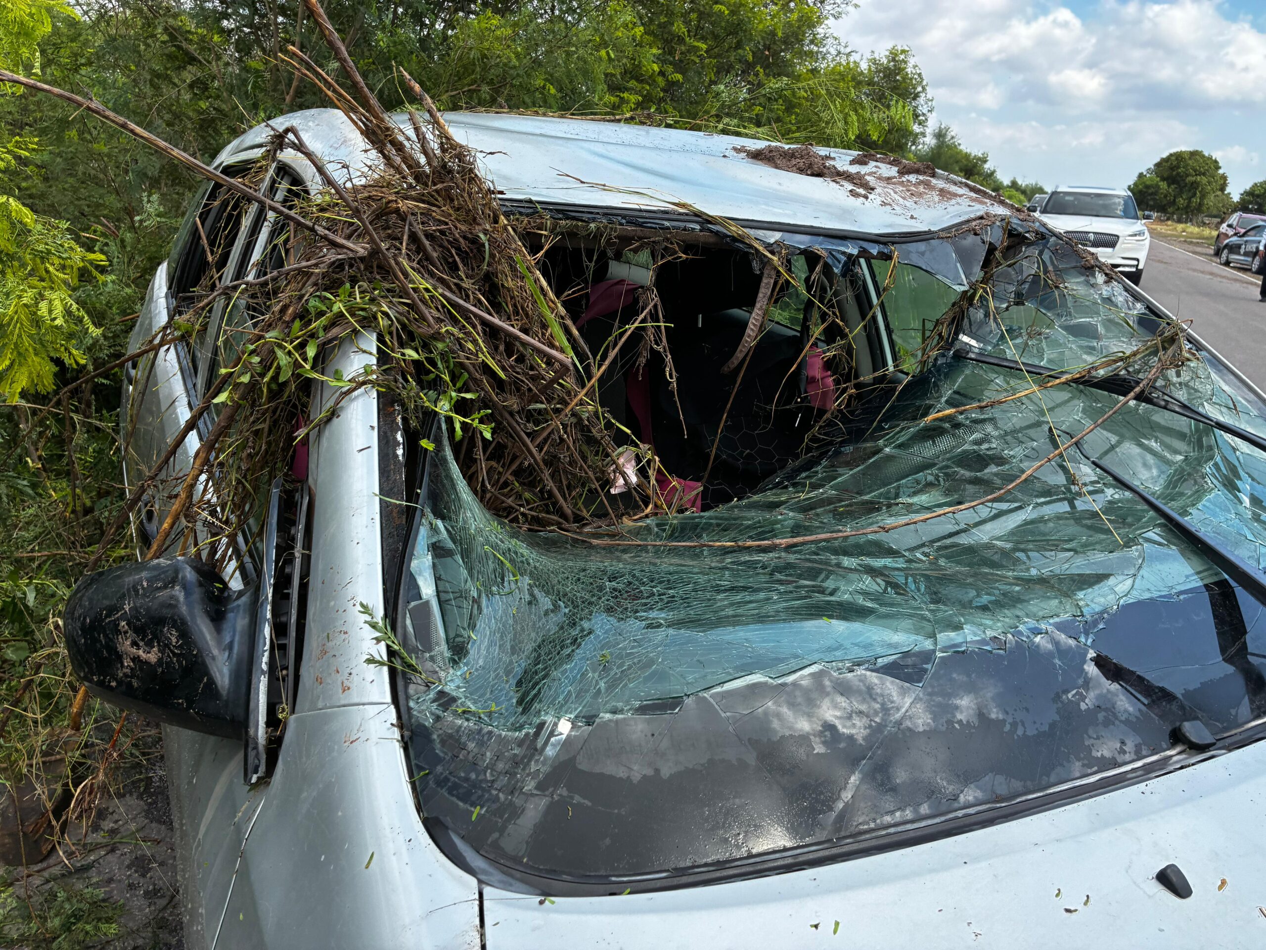 auto cae a canal en ohuira topolobampo en ahome sinaloa