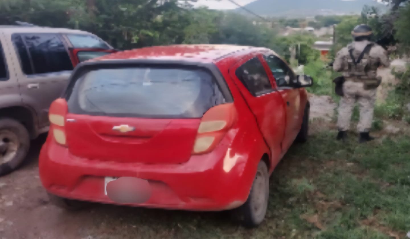 auto rojo recuperado en culiacan