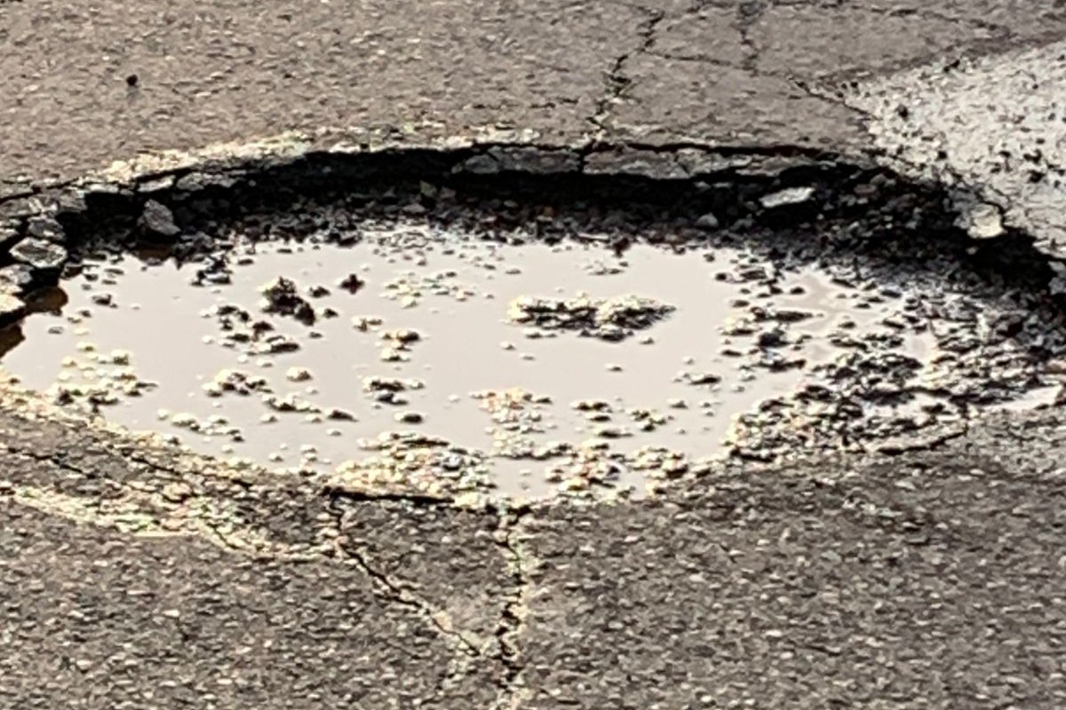 baches por la carretera México 15 en El Carrizo