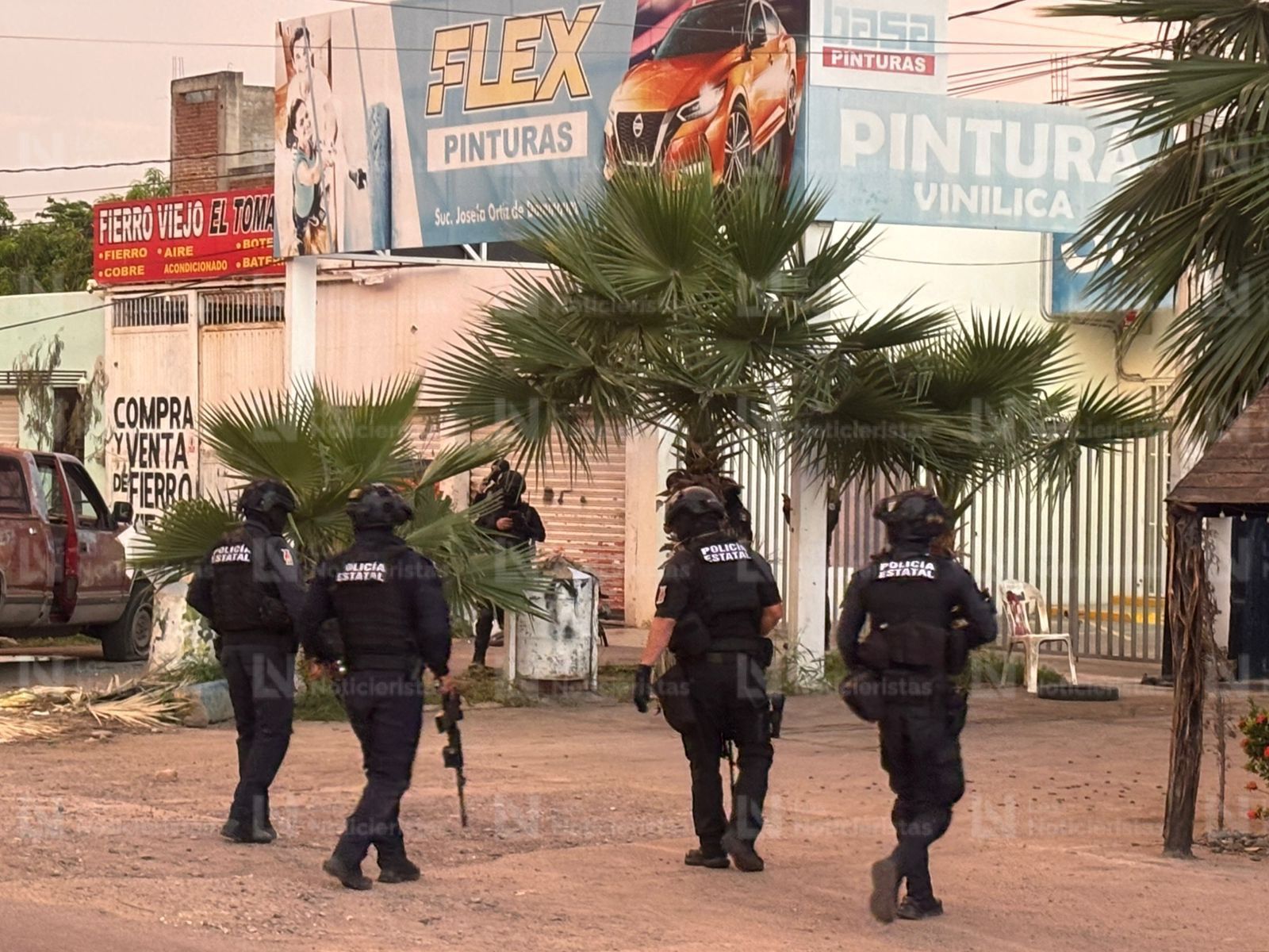 Policías estatales en zona de balacera en Culiacán, Sinaloa