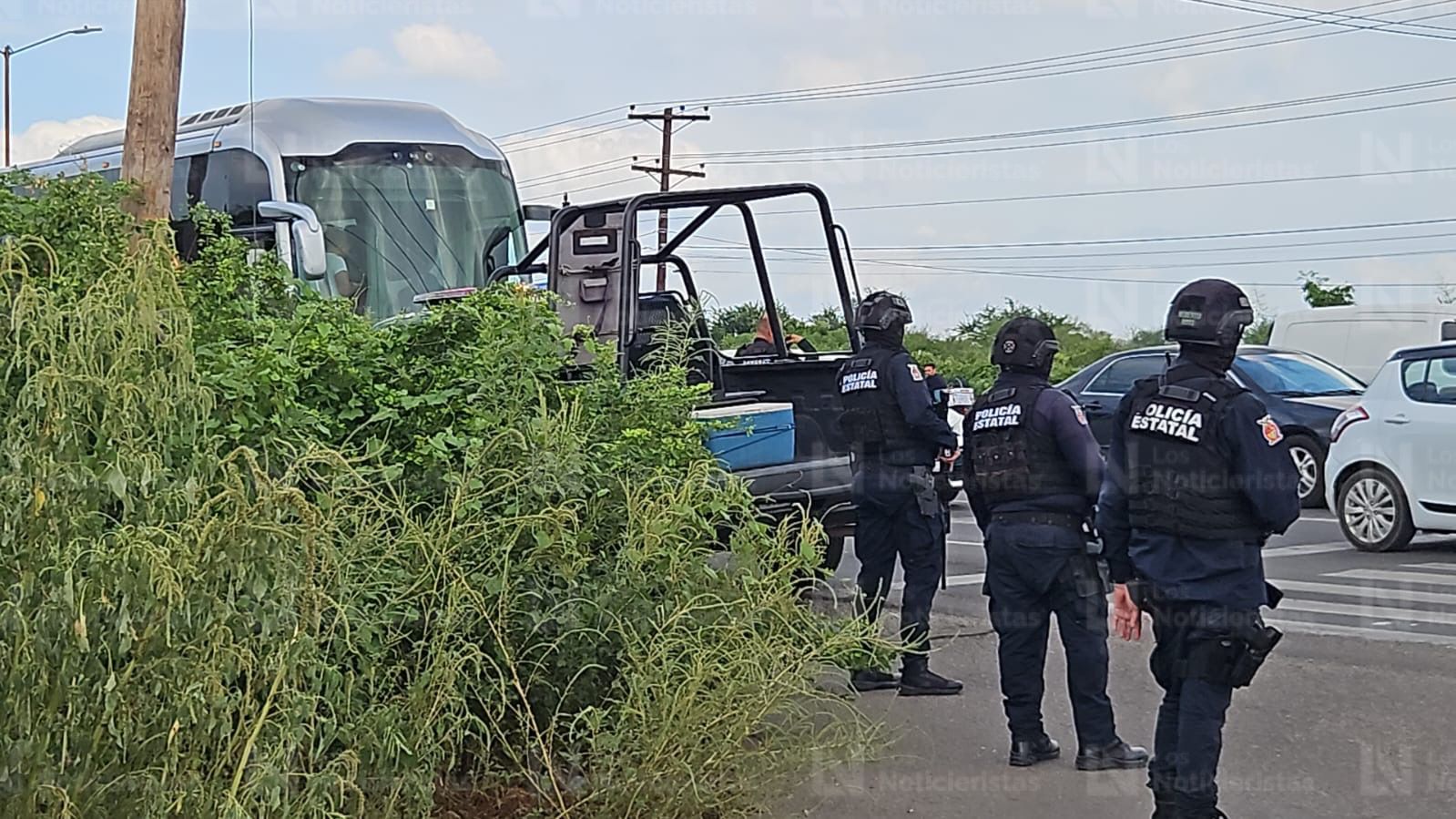 Policías estatales en zona de balacera en Culiacán