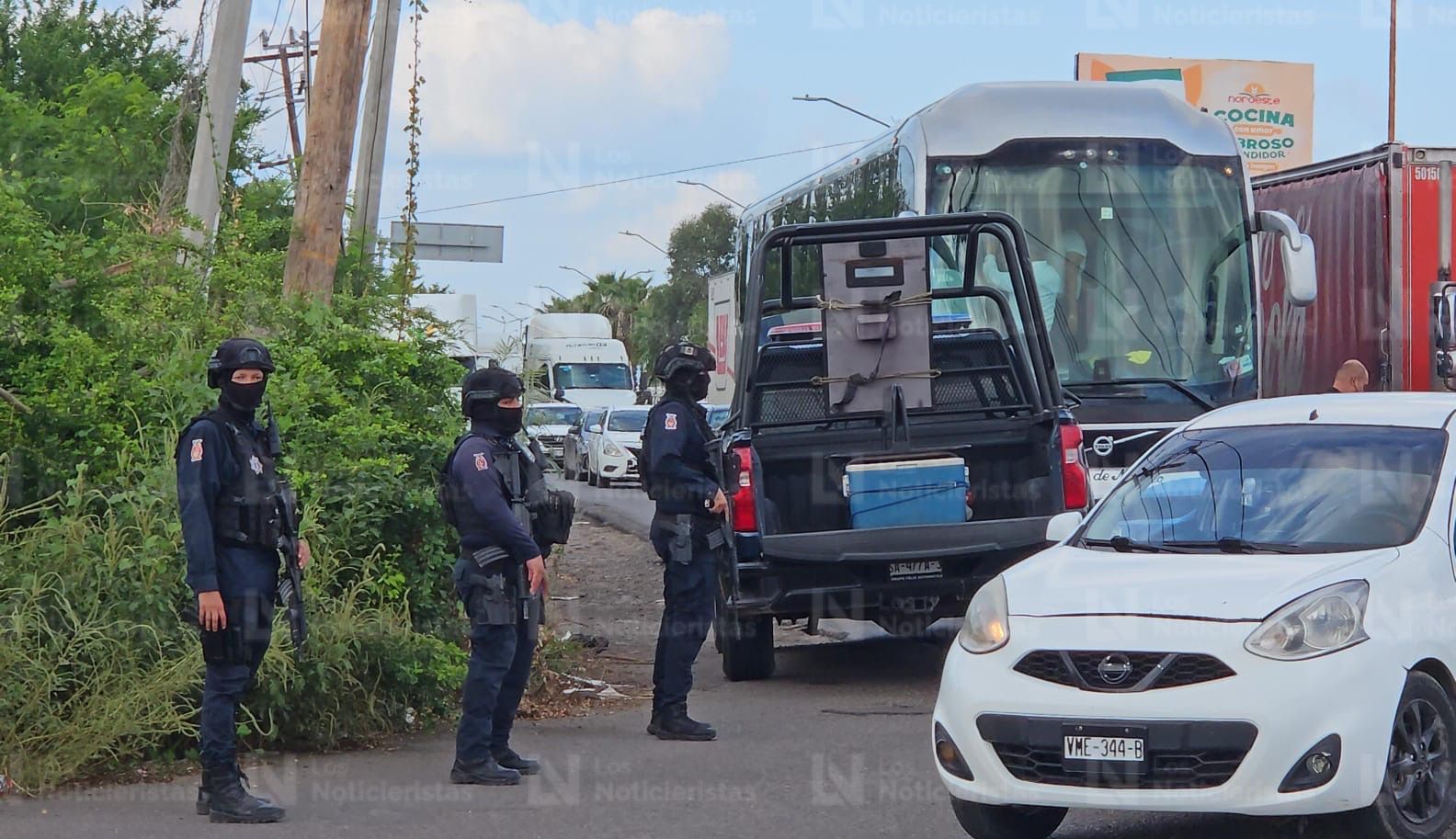 Autobus con impactos de bala en Culiacán
